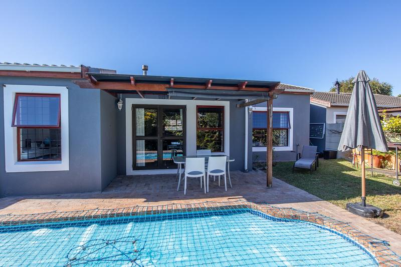 To Let 3 Bedroom Property for Rent in Lakeside Western Cape